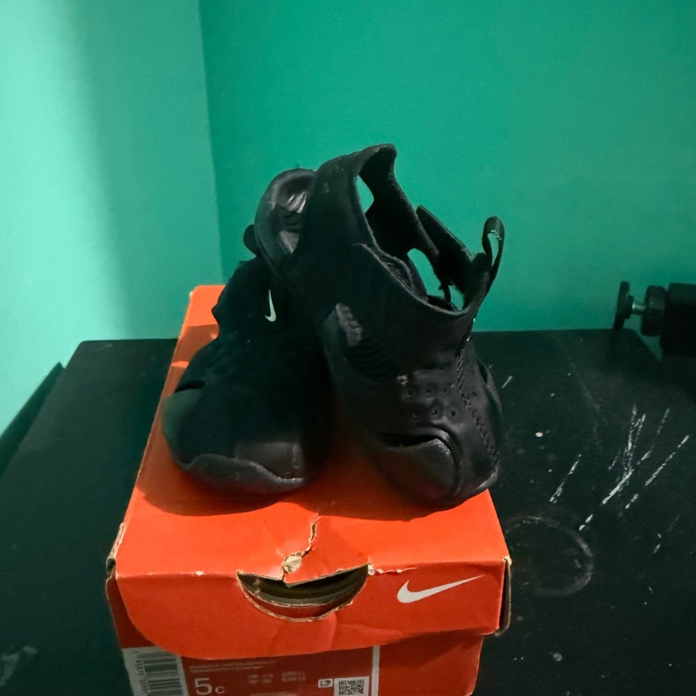 Nike Kids Black Sandals